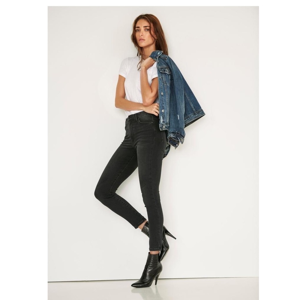 Sz W 31 Joe’s Jeans Flawless Charlie Skinny HiRise